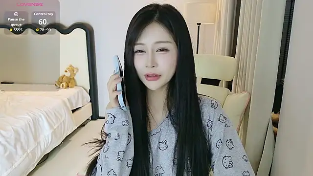 Snapshot of yiyi_3523 chatting on 04-28-26, 03:27 yiyi 3523 online show from 04-28-26, 03:27