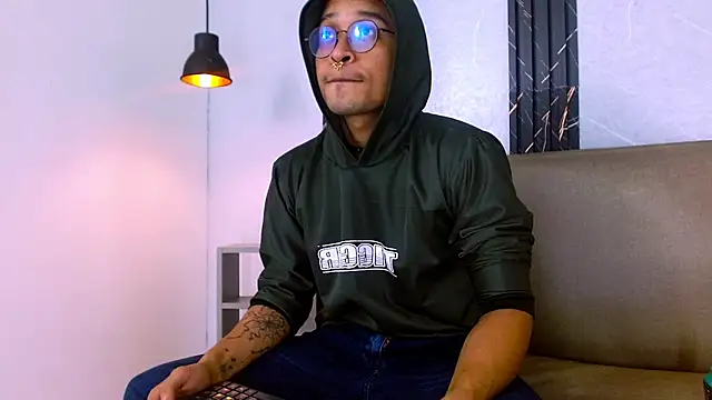 Jayden Morris online show from 12-05-25, 04:05