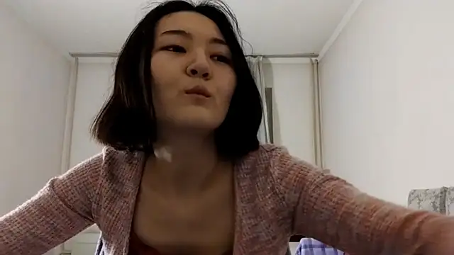 Lyndasilk online show from 11-28-25, 03:12