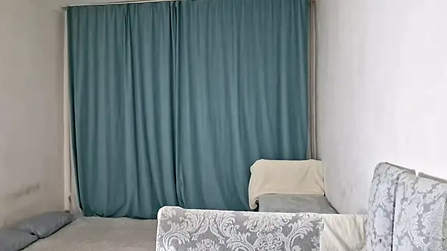 Snapshot of Lyndasilk chatting on 04-21-26, 03:29 Lyndasilk online show from 04-21-26, 03:29