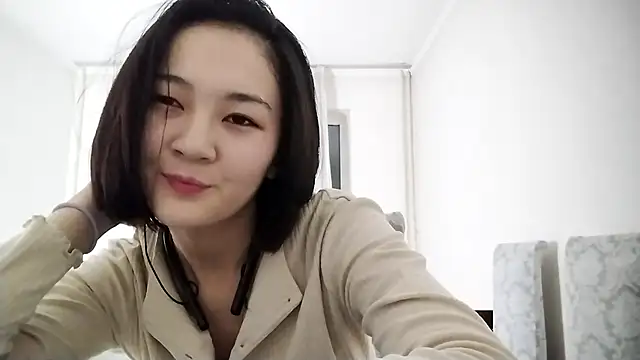 Lyndasilk online show from 11-22-25, 03:22