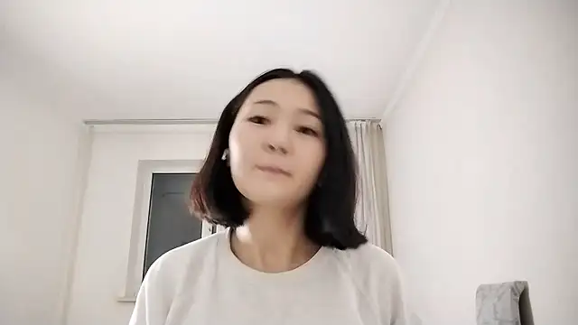 Lyndasilk online show from 10-21-25, 02:38