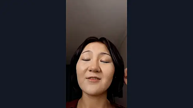 Snapshot of Lyndasilk chatting on 05-07-26, 04:10 Lyndasilk online show from 05-07-26, 04:10
