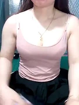 LeanaLy online show from 05-14-26, 01:02