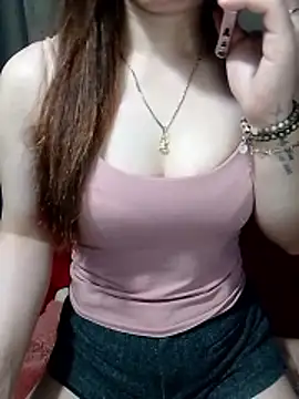 LeanaLy online show from 04-15-26, 01:44