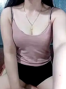 Snapshot of LeanaLy chatting on 07-26-26, 02:18 LeanaLy online show from 07-26-26, 02:18