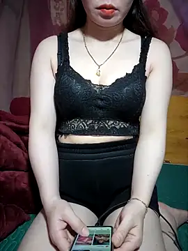 LeanaLy online show from 11-04-25, 10:52