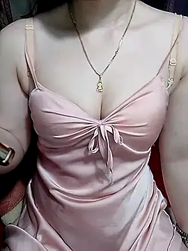 LeanaLy online show from 04-15-26, 01:48