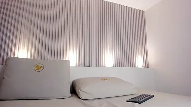 emily hailey online show from 10-15-25, 08:17
