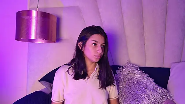 AlyssaRay online show from 11-17-25, 07:40