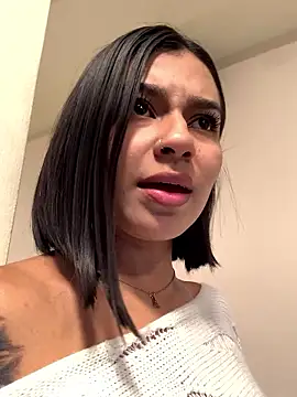 AlyssaRay online show from 01-10-26, 06:58