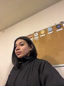 AlyssaRay online show from 04-01-26, 11:44