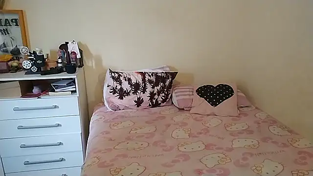 Snapshot of CllarinhaCortes chatting on 02-20-26, 03:25 CllarinhaCortes online show from 02-20-26, 03:25