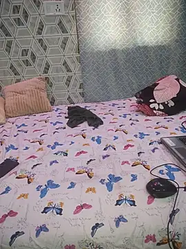 Snapshot of Mini_Roy56 chatting on 10-17-25, 02:04 Mini Roy56 online show from 10-17-25, 02:04