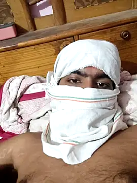 Snapshot of delhi__man_1 chatting on 06-12-26, 07:11 delhi man 1 online show from 06-12-26, 07:11