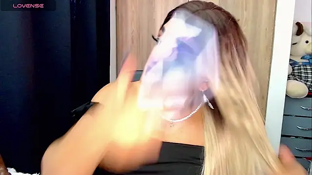 Sofiabigcock22 online show from 01-06-26, 06:12