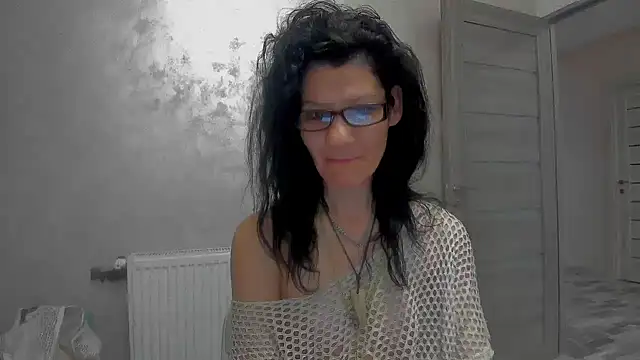 Snapshot of SweetSin40 chatting on 02-14-26, 08:09 SweetSin40 online show from 02-14-26, 08:09