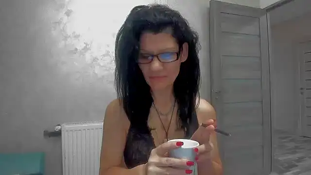 Snapshot of SweetSin40 chatting on 02-15-26, 07:57 SweetSin40 online show from 02-15-26, 07:57