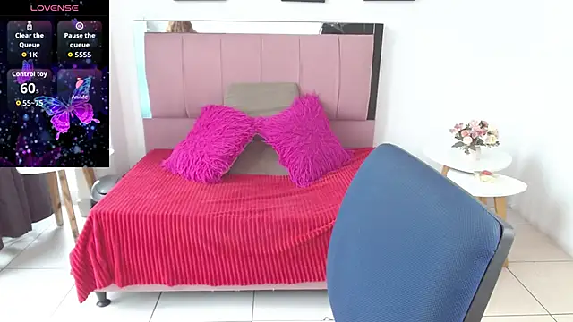 Snapshot of Rouse_f_w chatting on 02-14-26, 01:55 Rouse f w online show from 02-14-26, 01:55