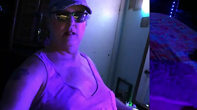 Snapshot of JasmineAurora chatting on 10-16-25, 04:43 JasmineAurora online show from 10-16-25, 04:43