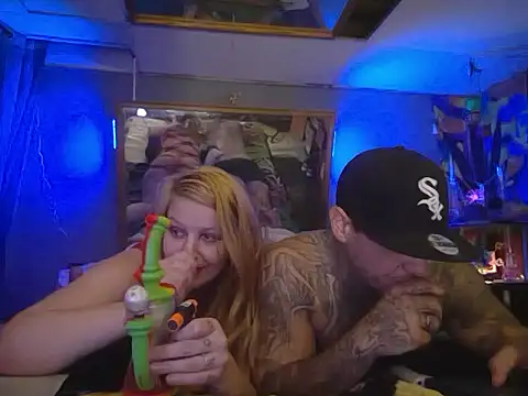 Snapshot of XXXspunderella chatting on 11-15-25, 01:48 XXXspunderella online show from 11-15-25, 01:48