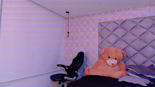 Snapshot of CARO_ADAMS1 chatting on 12-23-25, 10:14 CARO ADAMS1 online show from 12-23-25, 10:14