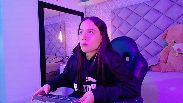 Snapshot of CARO_ADAMS1 chatting on 11-28-25, 11:43 CARO ADAMS1 online show from 11-28-25, 11:43