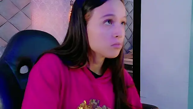 Snapshot of CARO_ADAMS1 chatting on 11-26-25, 11:32 CARO ADAMS1 online show from 11-26-25, 11:32