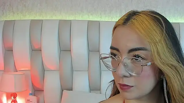 Ari lynn  online show from 03-19-26, 03:39