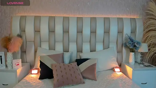 Ari lynn  online show from 11-19-25, 03:17