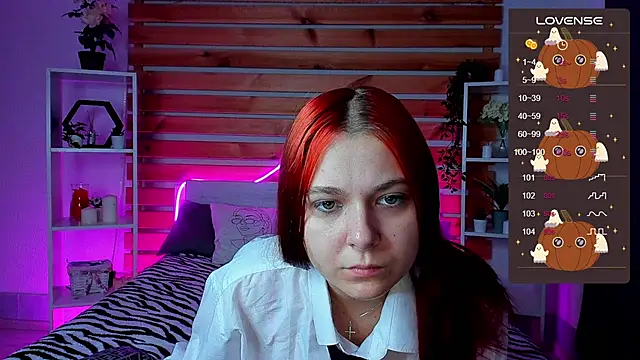 ChloeLewisss online show from 10-22-25, 01:05