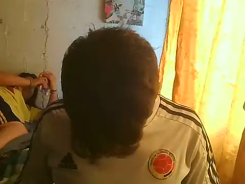 Snapshot of horny_latin_couple1 chatting on 10-16-25, 01:52 horny latin couple1 online show from 10-16-25, 01:52