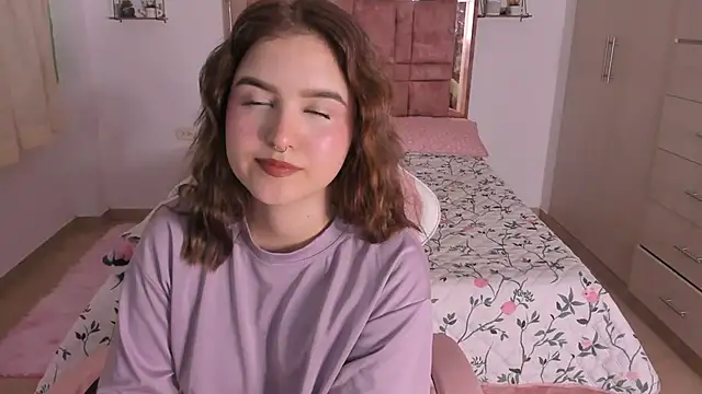 Snapshot of MIACUTEE_ chatting on 05-27-26, 10:06 MIACUTEE online show from 05-27-26, 10:06
