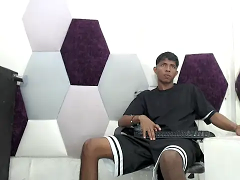 Mick storm online show from 11-23-25, 07:02