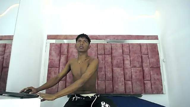 Mick storm online show from 03-04-26, 07:21