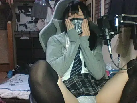 Snapshot of harinyanxxx chatting on 10-16-25, 05:32 harinyanxxx online show from 10-16-25, 05:32