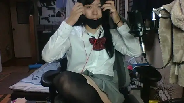 Snapshot of harinyanxxx chatting on 10-15-25, 07:44 harinyanxxx online show from 10-15-25, 07:44