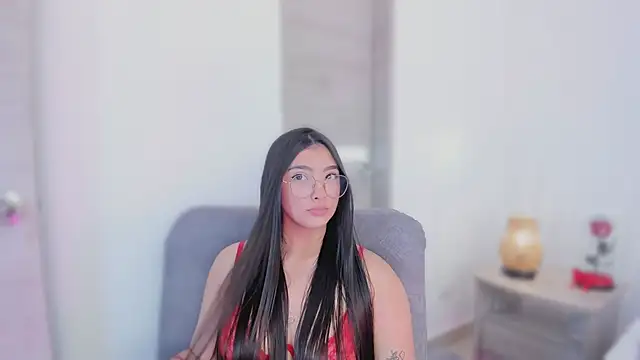 Snapshot of MirandaJohnson_ chatting on 10-20-25, 12:17 MirandaJohnson online show from 10-20-25, 12:17