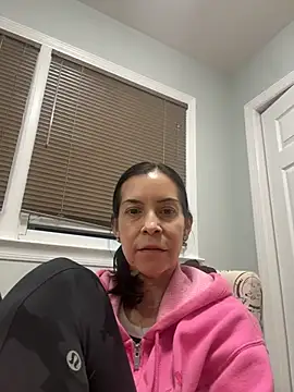 Snapshot of yolandaflores chatting on 10-12-25, 12:01 yolandaflores online show from 10-12-25, 12:01