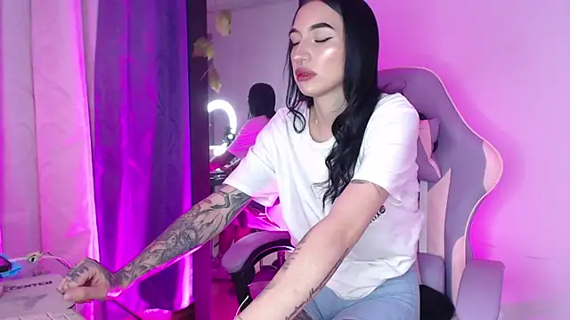 Candy leilaa3 online show from 12-18-25, 04:06