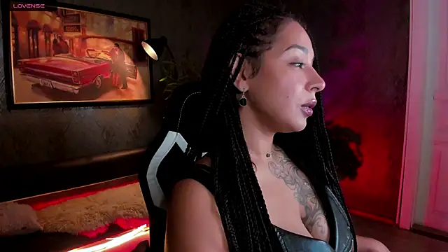 Aisha Goldstein online show from 11-20-25, 06:03