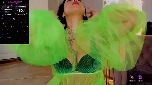 Aisha Goldstein online show from 12-18-25, 05:56