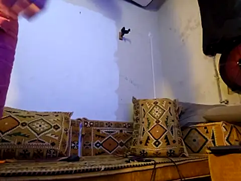 Snapshot of johnnygirthwood chatting on 10-27-25, 12:44 johnnygirthwood online show from 10-27-25, 12:44