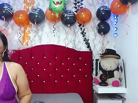  Danna Milf  online show from 10-26-25, 02:01