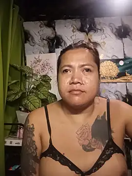 Snapshot of trishacummerts chatting on 07-16-26, 07:33 trishacummerts online show from 07-16-26, 07:33