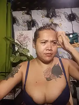 Snapshot of trishacummerts chatting on 06-28-26, 02:07 trishacummerts online show from 06-28-26, 02:07