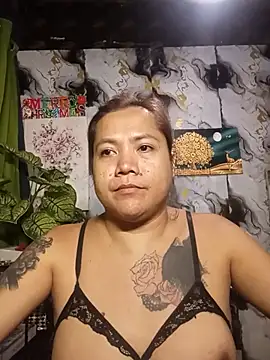 Snapshot of trishacummerts chatting on 07-08-26, 01:12 trishacummerts online show from 07-08-26, 01:12