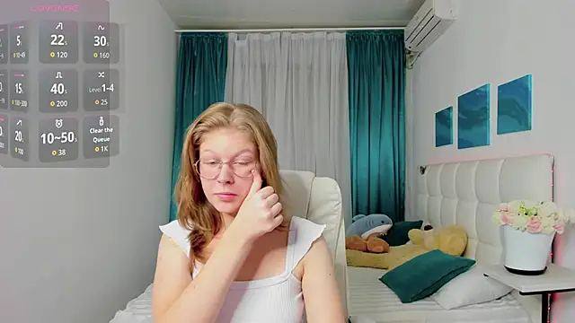 Snapshot of Angelie__Eyes chatting on 10-23-25, 02:49 Angelie  Eyes online show from 10-23-25, 02:49