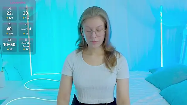Snapshot of Angelie__Eyes chatting on 10-18-25, 02:08 Angelie  Eyes online show from 10-18-25, 02:08