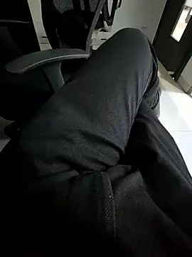 Snapshot of crawlerdrill chatting on 11-06-25, 11:58 crawlerdrill online show from 11-06-25, 11:58